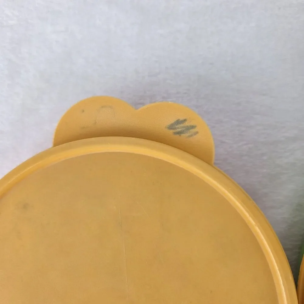 Vintage Tupperware Munchkids Divided Snack Plates With‎ Lids Set Of 2 2552A
